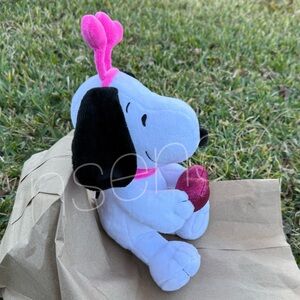 Peanuts Snoopy Plush with Pink Heart